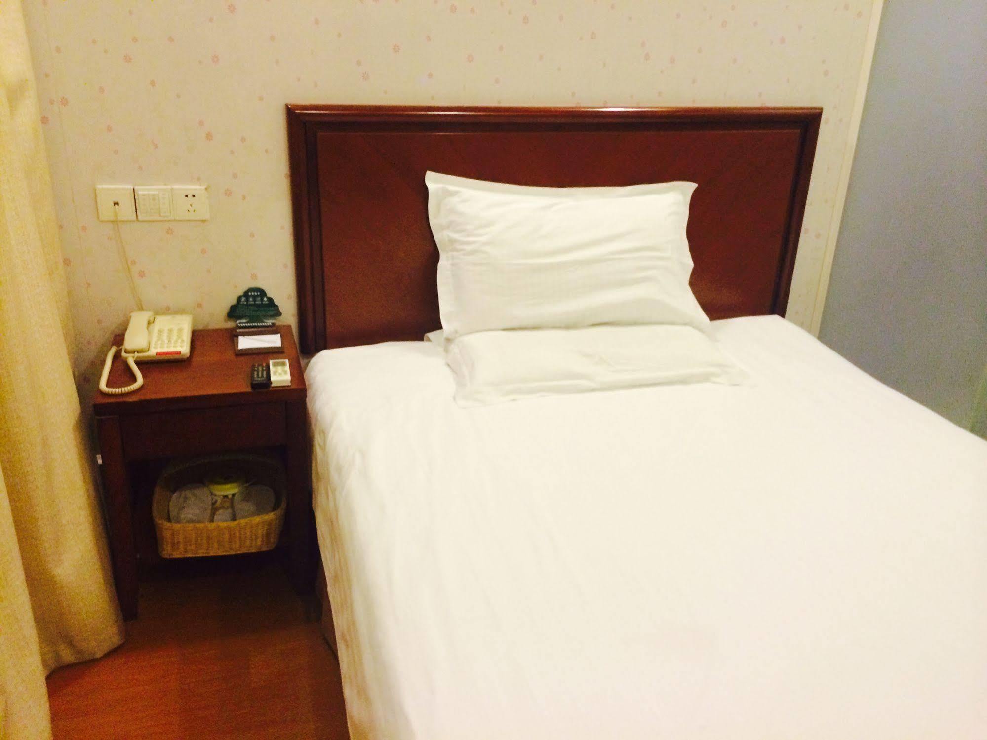 Greentree Inn Shanghai Dongming Road Subway Station Express Hotel المظهر الخارجي الصورة