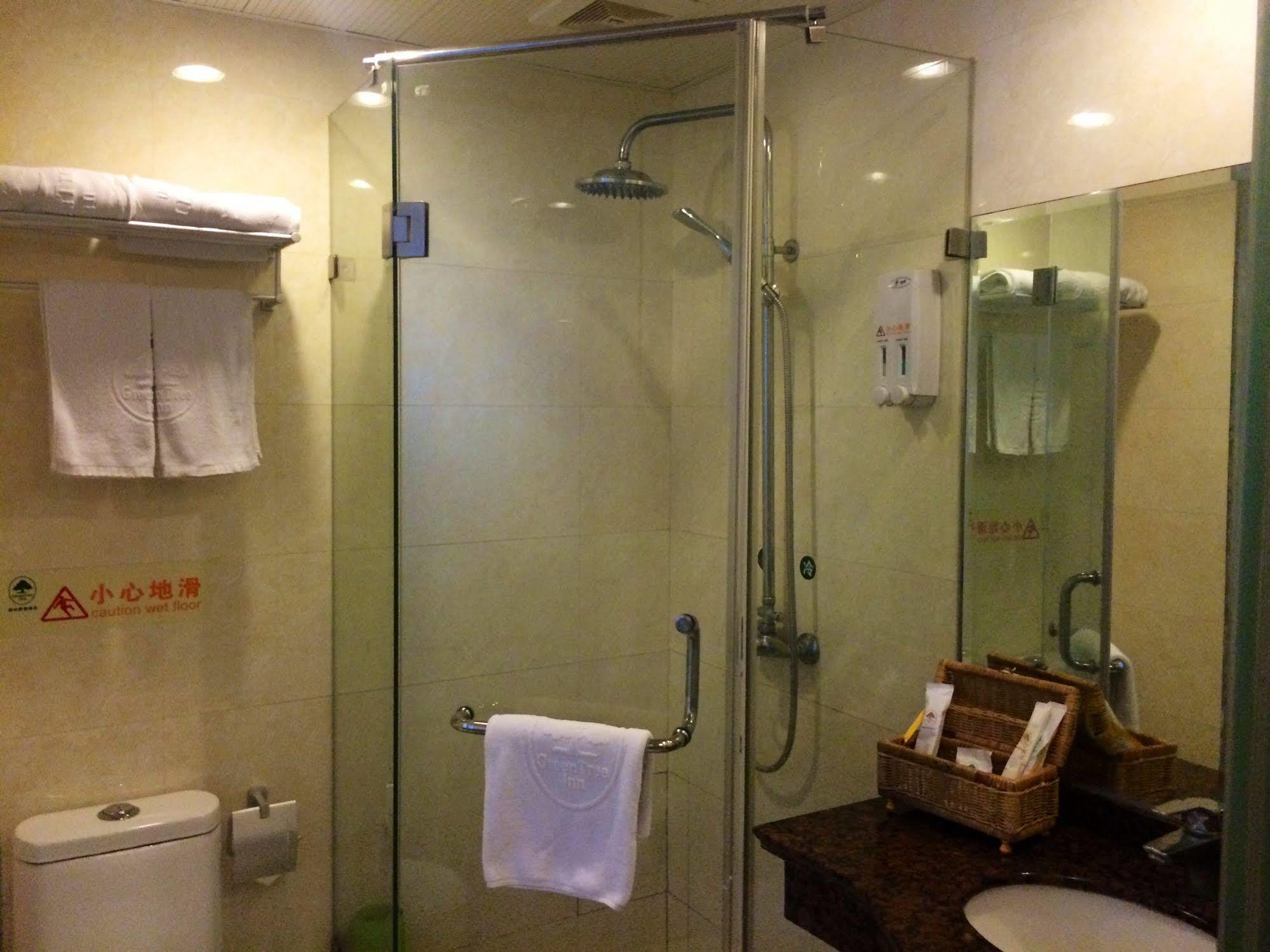 Greentree Inn Shanghai Dongming Road Subway Station Express Hotel المظهر الخارجي الصورة