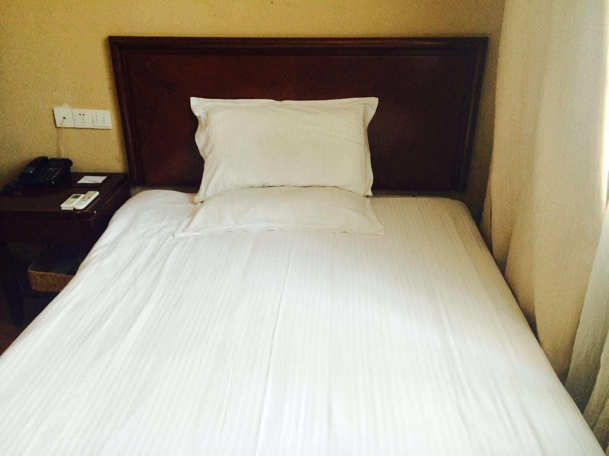 Greentree Inn Shanghai Dongming Road Subway Station Express Hotel المظهر الخارجي الصورة